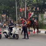 Jumat Berkah di Cikeas Udik, Den Turangga Polri Turunkan Kuda Silke dan Wulinda