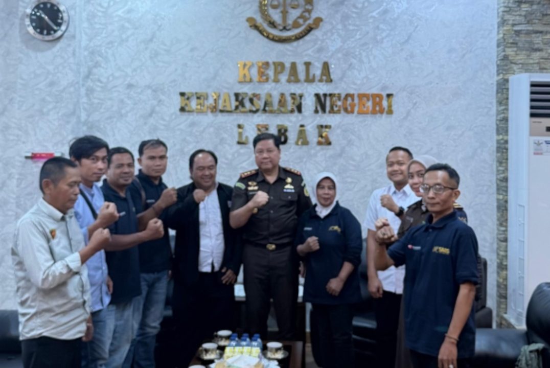 Pokja News Room Jaga Desa Silatuhami Konsultasi ke Kejari Lebak, Perkuat Pengawasan Hukum