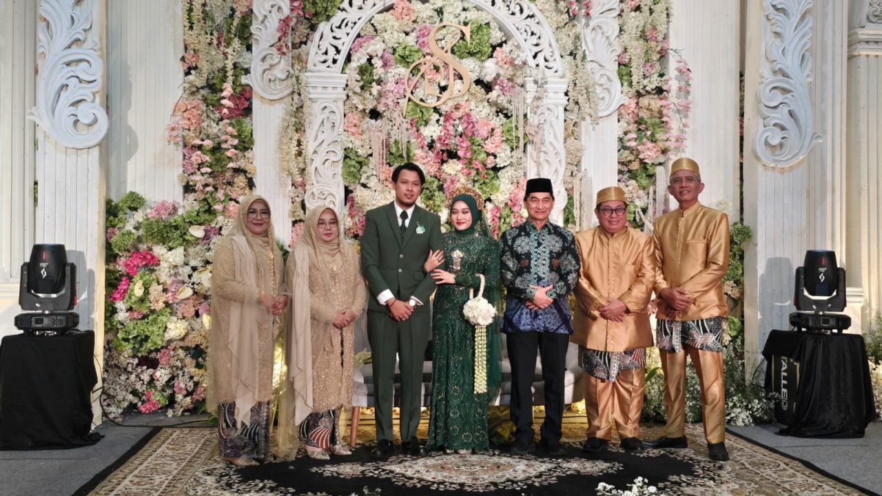 Di Tengah 10 Agenda Padat, Wagub Banten Achmad Dimyati Natakusumah Hadiri Resepsi Pernikahan Putri Ketua Umum SMSI di Cilegon