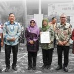 Dua Pejabat Pandeglang Purna Tugas, Bupati Dewi Setiani Beri Penghargaan